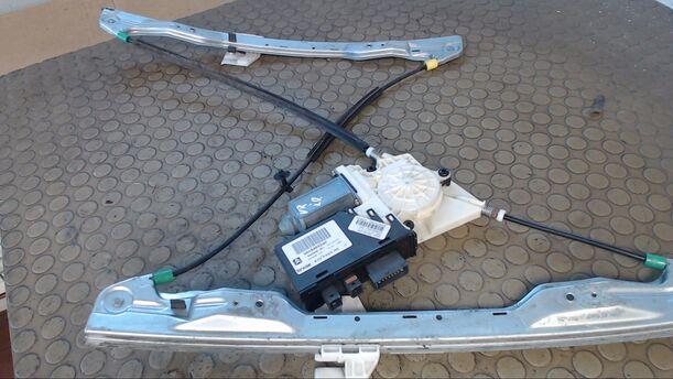 Foto: FENSTERHEBER ELEKTR. VORN RECHTS eines Citroen C5 Kombi 2.0 GL
