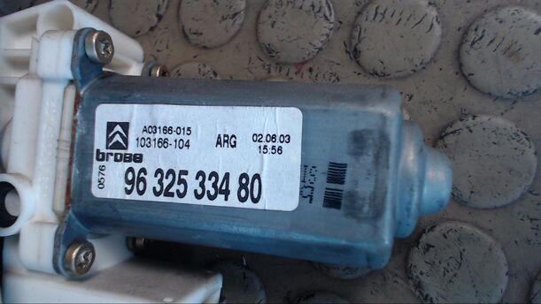Foto: FENSTERHEBER ELEKTR. HINTEN LINKS eines Citroen C5 Kombi 2.0 GL