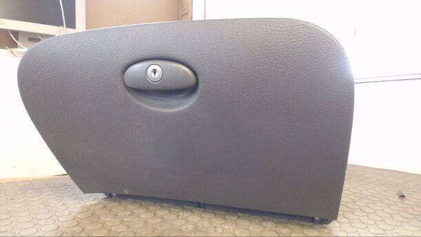 Foto: HANDSCHUHFACH eines Citroen C5 Kombi 2.0 GL