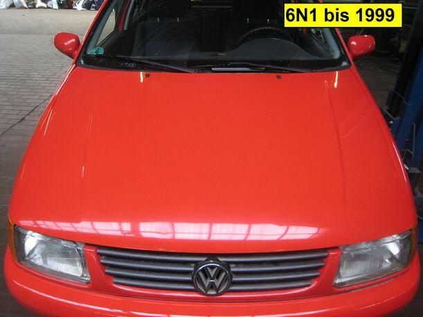Foto: MOTORHAUBE eines VW Polo 50 CL