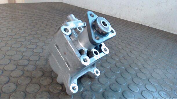 Foto: PUMPE SERVOLENKUNG eines BMW 316i Ghia