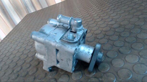 Foto: PUMPE SERVOLENKUNG eines BMW 316i Ghia