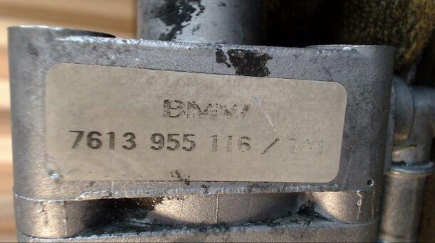 Foto: PUMPE SERVOLENKUNG eines BMW 316i Ghia