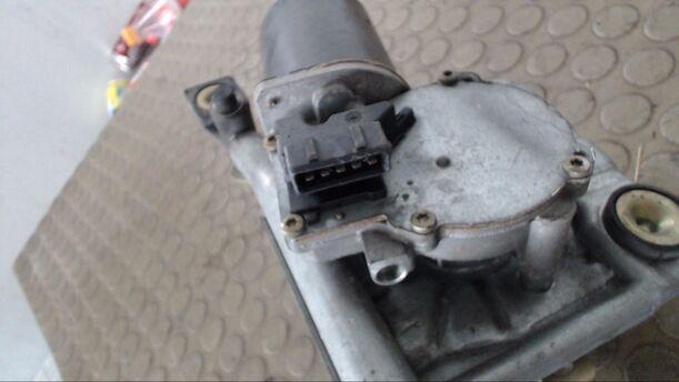 Foto: SCHEIBENWISCHERMOTOR VORN eines Ford Mondeo Turnier CLX