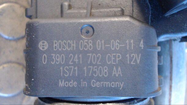 Foto: SCHEIBENWISCHERMOTOR VORN eines Ford Mondeo 2.0 DI