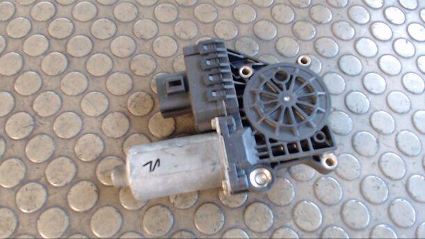 Foto: MOTOR FENSTERHEBER VORNE LINKS eines Ford Mondeo 2.0 DI