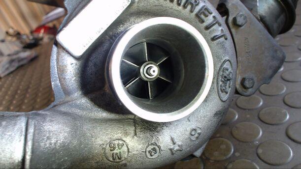 Foto: TURBOLADER eines Ford Mondeo 2.0 DI CD
