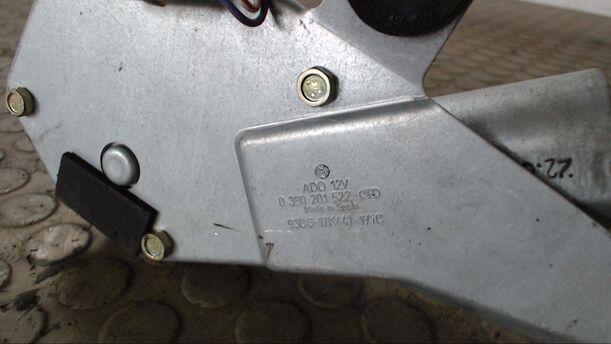 Foto: SCHEIBENWISCHERMOTOR HINTEN eines Ford Mondeo Turnier 16V GLX