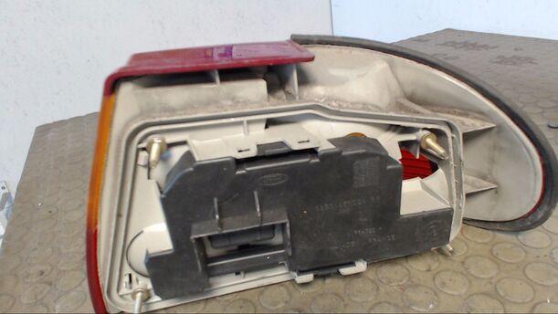 Foto: HECKLEUCHTE LINKS eines Ford Mondeo CLX