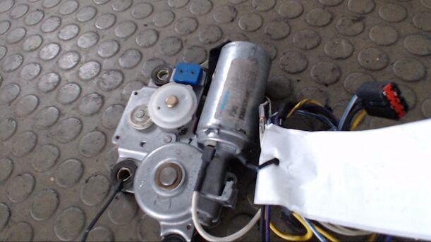 Foto: MOTOR SCHIEBEDACH eines Ford Mondeo Turnier CL