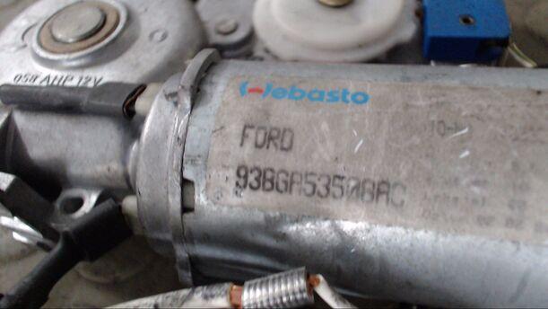Foto: MOTOR SCHIEBEDACH eines Ford Mondeo Turnier CL