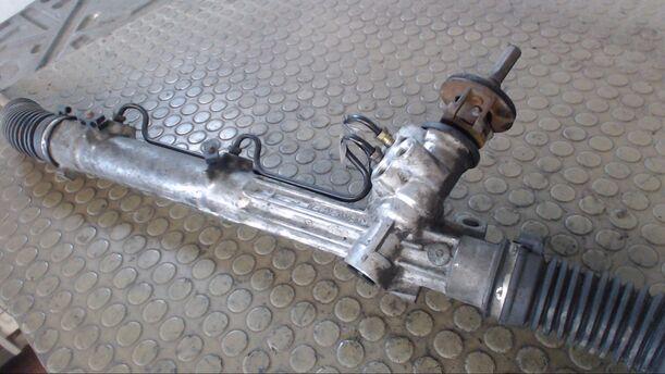 Foto: SERVOLENKUNG eines Ford Mondeo CLX