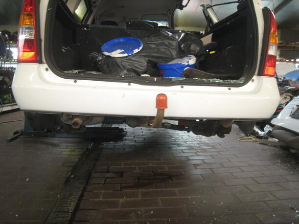 Foto: STOßSTANGE / STOSSFÄNGER HINTEN eines Opel Astra 1.6 Caravan