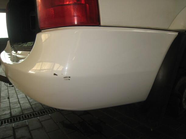 Foto: STOßSTANGE / STOSSFÄNGER HINTEN eines Opel Astra 1.6 Caravan