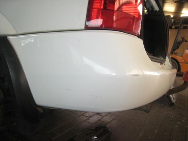 Foto: STOßSTANGE / STOSSFÄNGER HINTEN eines Opel Astra 1.6 Caravan