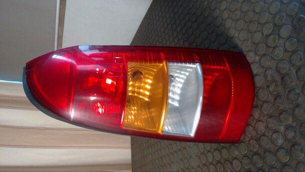 Foto: HECKLEUCHTE / RÜCKLICHT RECHTS eines Opel Astra 1.6 Caravan e
