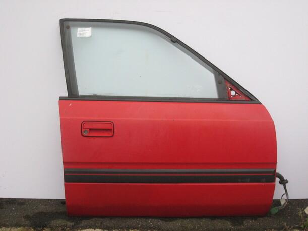 Foto: TÜR VORN RECHTS (STUFENHECK) eines Mazda 626 2.0i LX