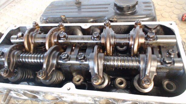 Foto: ZYLINDERKOPF eines Hyundai Pony 1.5i GS