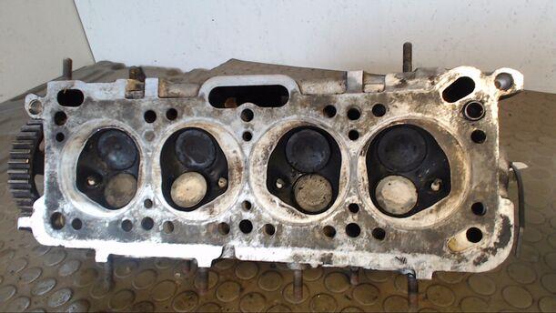 Foto: ZYLINDERKOPF eines Hyundai Pony 1.5i GS