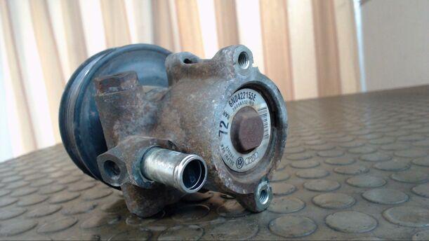 Foto: PUMPE SERVOLENKUNG eines VW Lupo 1.0 GA