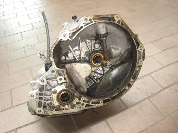 Foto: SCHALTGETRIEBE 5-GANG F16 eines Daewoo Nexia 1.5 GLX