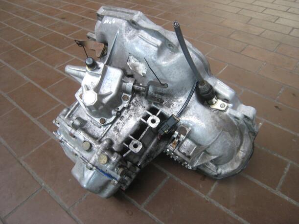 Foto: SCHALTGETRIEBE 5-GANG F16 eines Daewoo Nexia 1.5 GLX