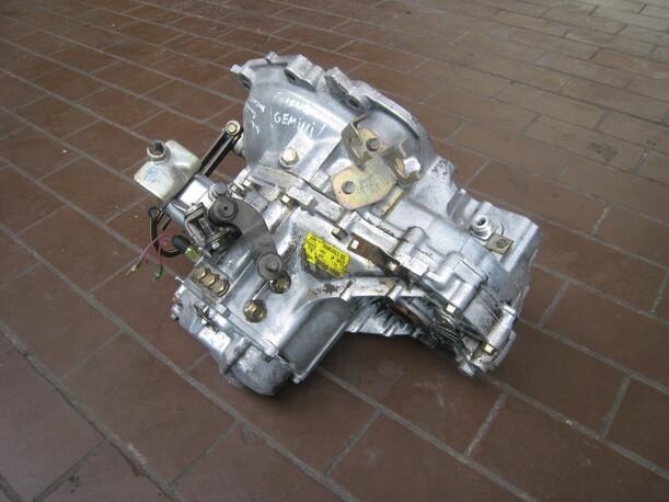Foto: SCHALTGETRIEBE 5-GANG eines Isuzu Gemini CLD