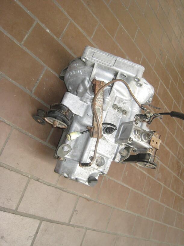 Foto: SCHALTGETRIEBE 4-GANG eines Suzuki Swift 1.0 GL