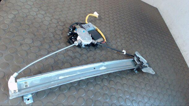 Foto: FENSTERHEBER ELEKTRISCH VORN LINKS eines Mitsubishi Galant 2500 V6-24