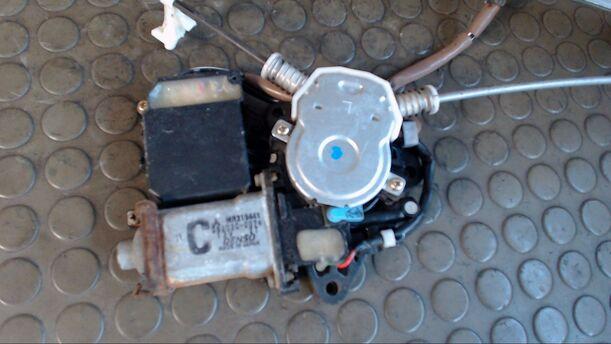 Foto: FENSTERHEBER ELEKTRISCH HINTEN LINKS eines Mitsubishi Galant 2500 V6-24
