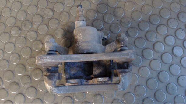 Foto: BREMSSATTEL HINTEN RECHTS eines Mitsubishi Galant 2500 V6-24