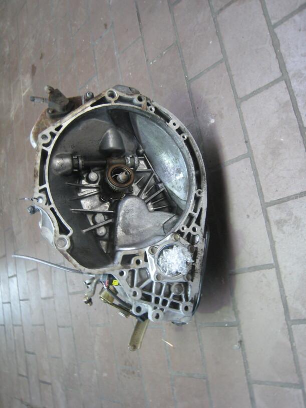 Foto: SCHALTGETRIEBE 5-GANG eines Daewoo Nexia 1.5 GL