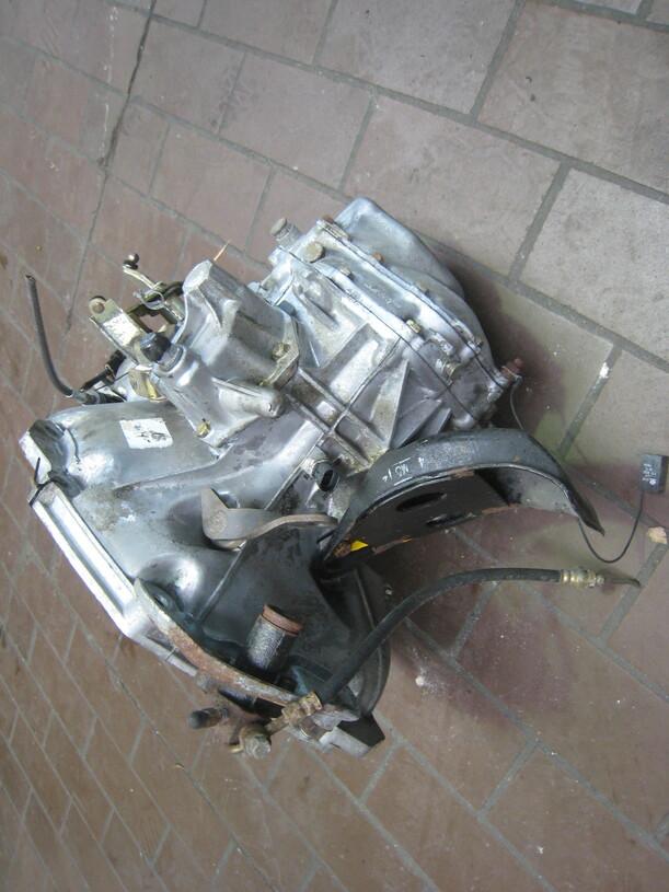 Foto: SCHALTGETRIEBE 5-GANG eines Daewoo Nexia 1.5 GL