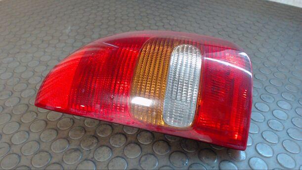 Foto: HECKLEUCHTE / RÜCKLEUCHTE RECHTS eines Opel Corsa GT