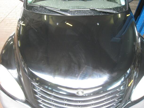 Foto: MOTORHAUBE eines Chrysler PT Cruiser 2.0