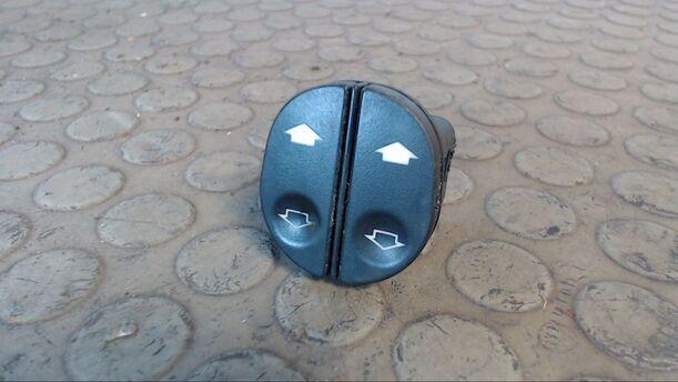 Foto: SCHALTER FENSTERHEBER eines Ford Fusion 1.6