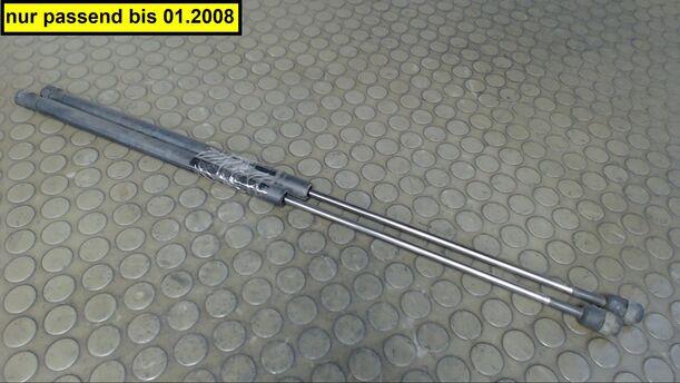 Foto: HECKKLAPPENDÄMPFERPAAR eines Ford Focus Turnier 2.0 TDCi DPF