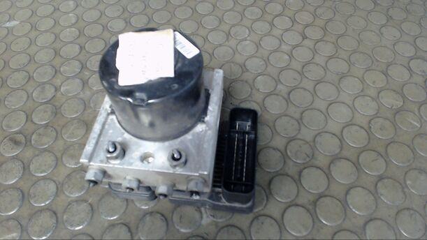 Foto: HAUPTBREMSAGGREGAT ABS eines Ford Focus Turnier 2.0 TDCi DPF
