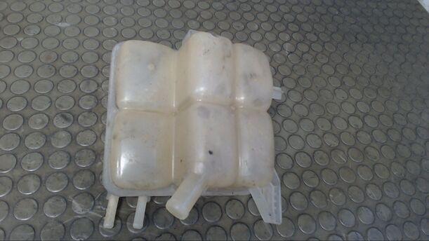 Foto: AUSGLEICHSBEHÄLTER eines Ford Focus Turnier 2.0 TDCi DPF