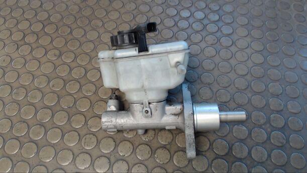 Foto: HAUPTBREMSZYLINDER eines VW Golf Plus 1.9 TDI