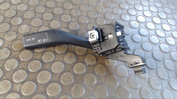 Foto: BLINKSCHALTER/KOMBISCHALTER eines VW Golf Plus 1.9 TDI