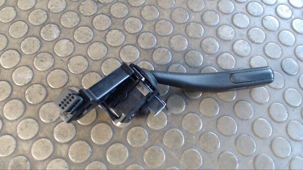 Foto: BLINKSCHALTER/KOMBISCHALTER eines VW Golf Plus 1.9 TDI