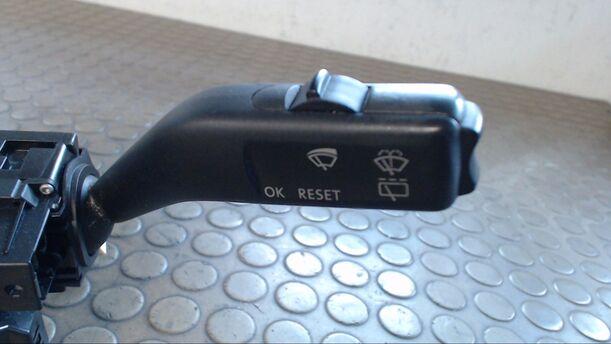 Foto: BLINKERSCHALTER/KOMBISCHALTER eines VW Passat Variant 2.0 TDI