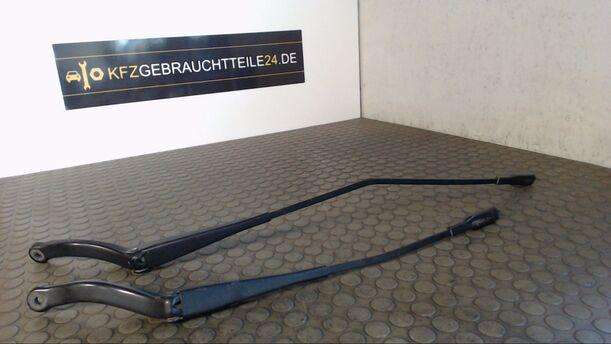 Foto: SCHEIBENWISCHERARME VORN eines Opel Corsa 1.3 CDTI DPF