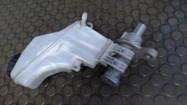 Foto: HAUPTBREMSZYLINDER eines Opel Corsa 1.3 CDTI DPF