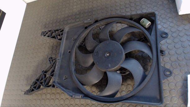 Foto: ELEKTROLÜFTER eines Opel Corsa 1.3 CDTI DPF