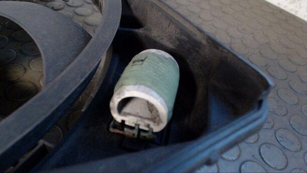 Foto: ELEKTROLÜFTER eines Opel Corsa 1.3 CDTI DPF
