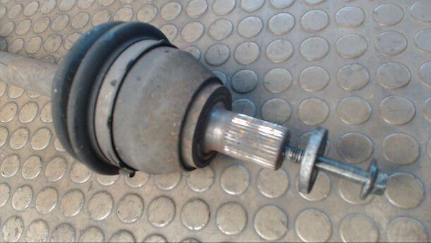 Foto: ANTRIEBSWELLE LINKS eines Volvo V50 1.6D DPF Style