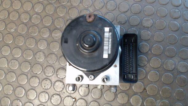Foto: HAUPTBREMSAGGREGAT ABS eines Volvo V50 1.6D DPF Style