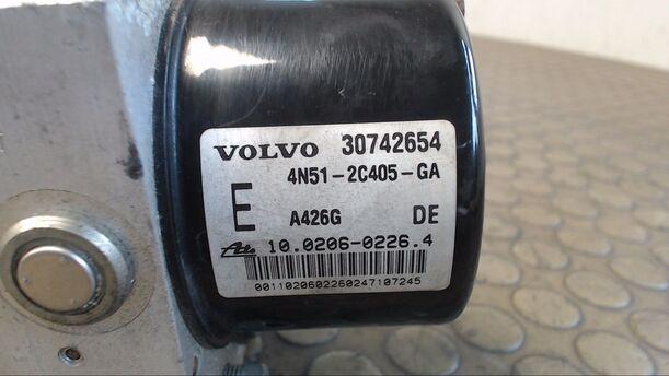Foto: HAUPTBREMSAGGREGAT ABS eines Volvo V50 1.6D DPF Style